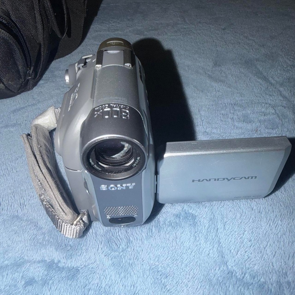 Sony Handycam DCR-HC21 Digital Video Camera